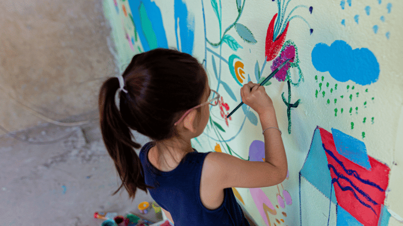 You are currently viewing Fundraising with Art: How to Incorporate Local Artists into Your Campaign